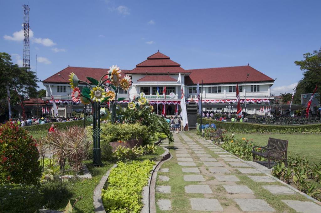 Gajahmada Graha Hotel Malang Luaran gambar