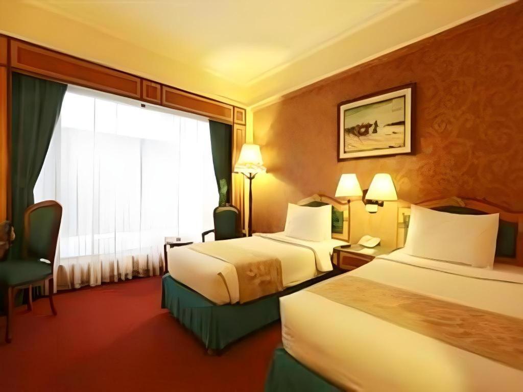 Gajahmada Graha Hotel Malang Luaran gambar