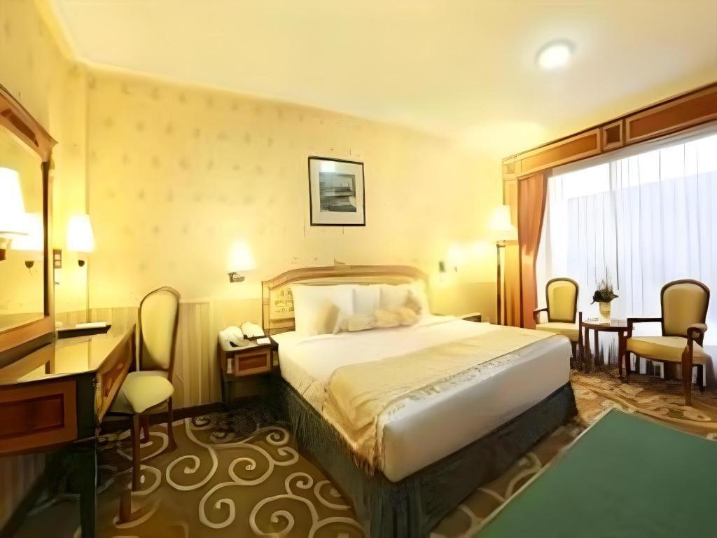 Gajahmada Graha Hotel Malang Luaran gambar