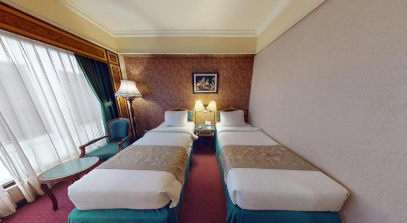 Gajahmada Graha Hotel Malang Luaran gambar