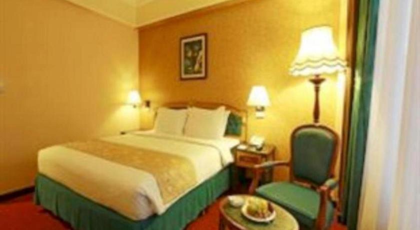 Gajahmada Graha Hotel Malang Luaran gambar
