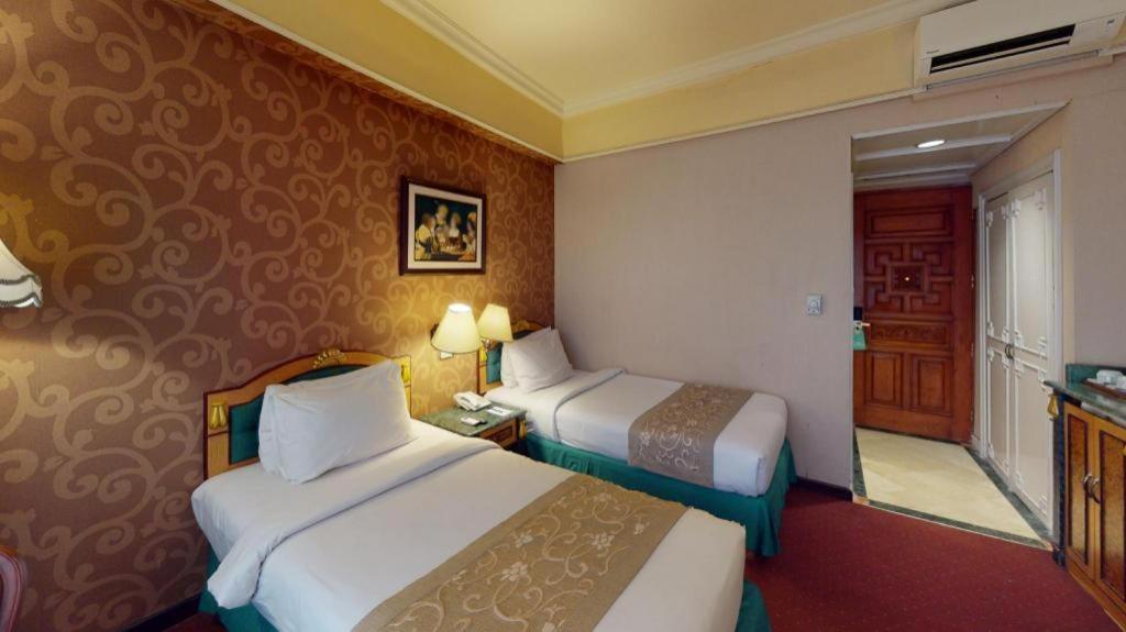 Gajahmada Graha Hotel Malang Luaran gambar
