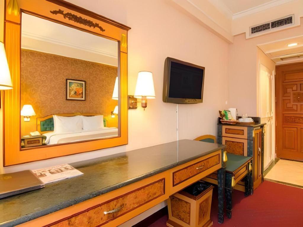 Gajahmada Graha Hotel Malang Luaran gambar
